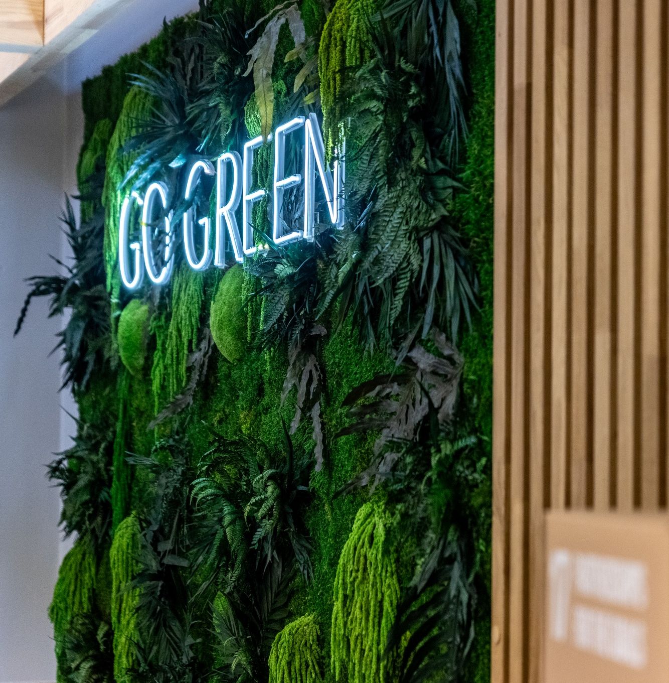 Neonowe Reklamy od Grafion Reklamy – Światło, Które Przyciąga Klientów