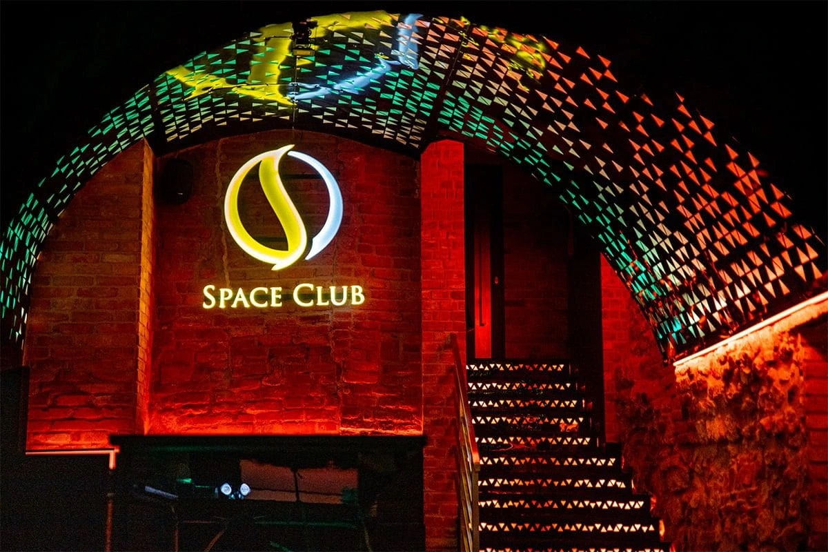 Litery 3D LED – efekt, który widać z daleka. Kompleksowo od Grafion Reklamy