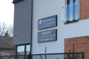 Kasetony świetlne LED – Grafion Reklamy, Nowy Sącz – nowoczesna reklama podświetlana Kaseton świetlny LED z podświetleniem energooszczędnym – realizacja Grafion Reklamy z Nowego Sącza