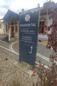 Kasetony świetlne LED – Grafion Reklamy, Nowy Sącz – nowoczesna reklama podświetlana Kaseton świetlny LED z podświetleniem energooszczędnym – realizacja Grafion Reklamy z Nowego Sącza